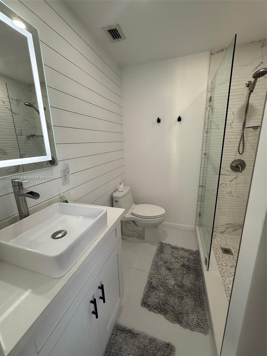 ROCK HARBOR (91 RESIDENTI - Residential Lease