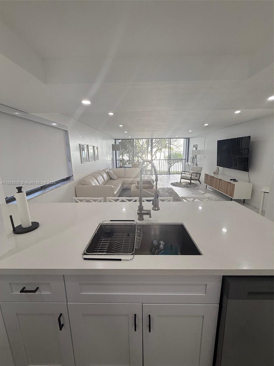 ROCK HARBOR (91 RESIDENTI - Residential Lease