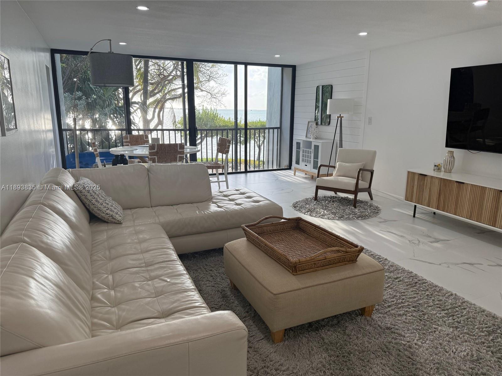 ROCK HARBOR (91 RESIDENTI - Residential Lease