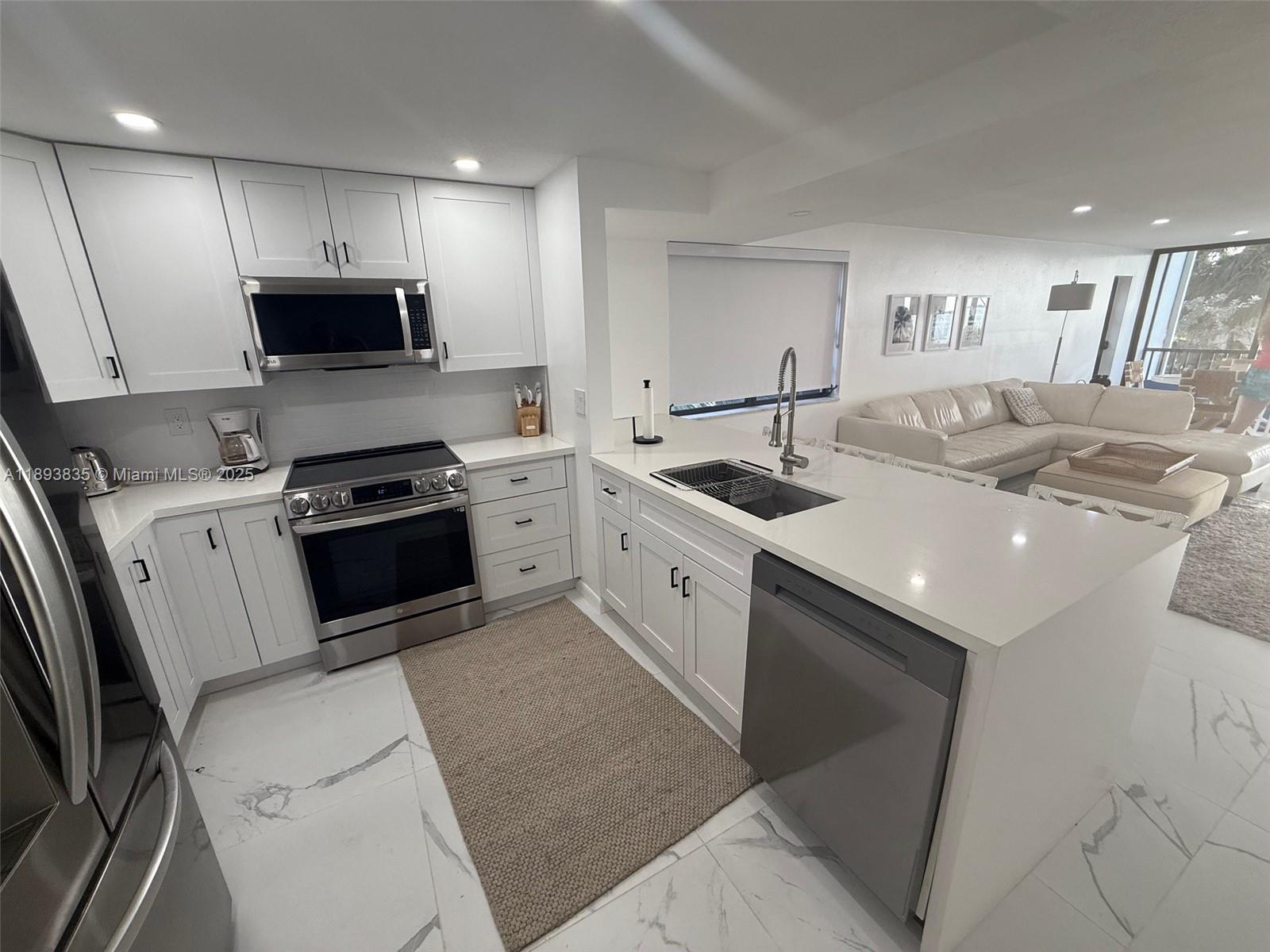 ROCK HARBOR (91 RESIDENTI - Residential Lease