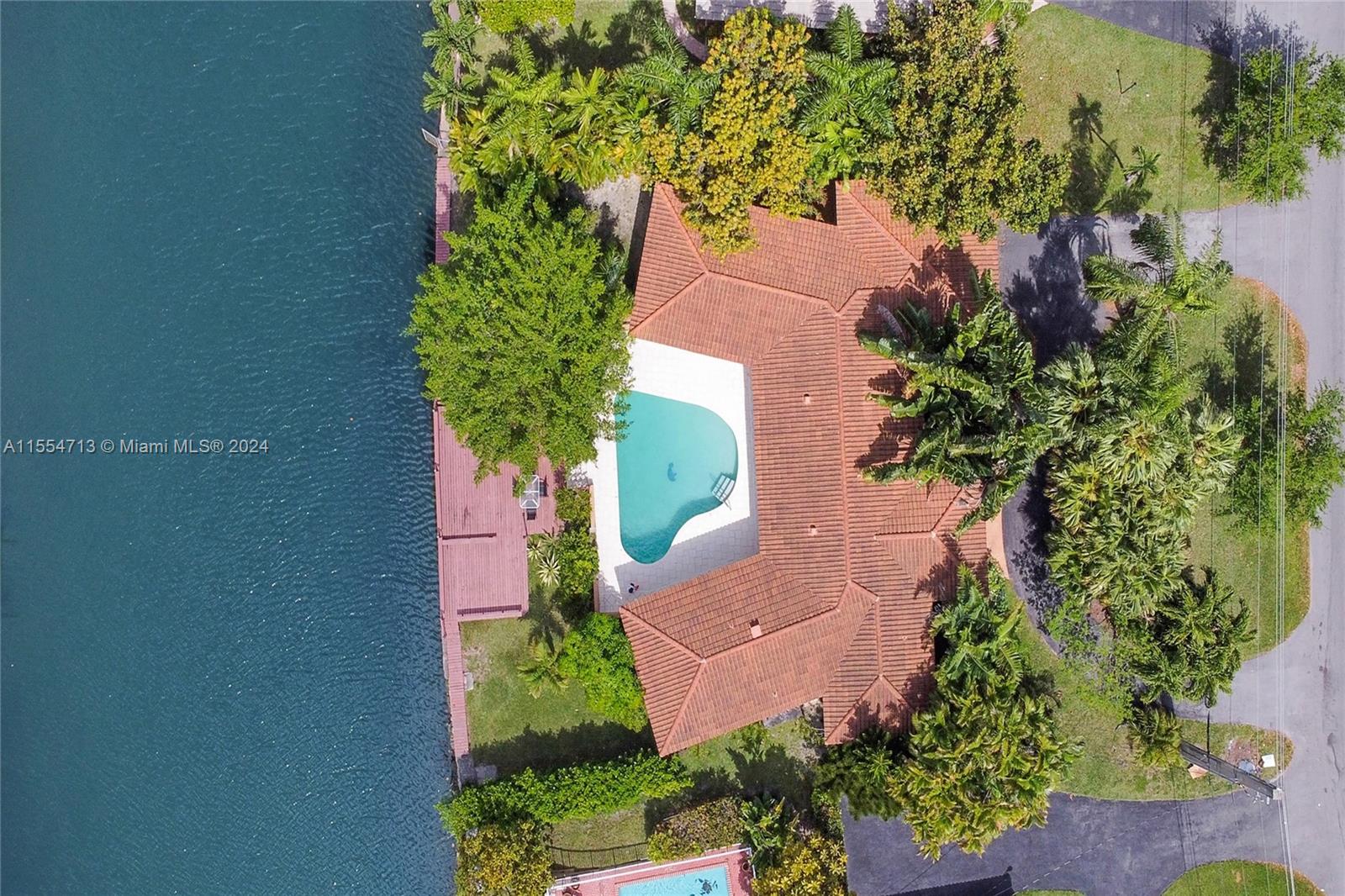 Property for Sale at 5000 Riviera Dr, Coral Gables, Broward County, Florida - Bedrooms: 4 
Bathrooms: 3  - $2,995,000