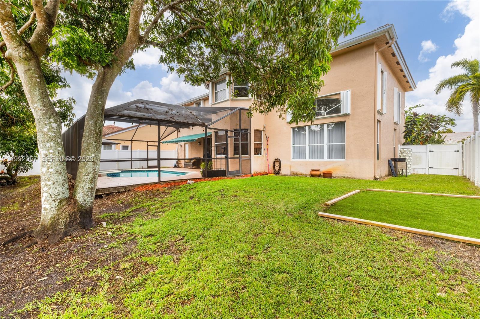 TWIN ACRES - Residential