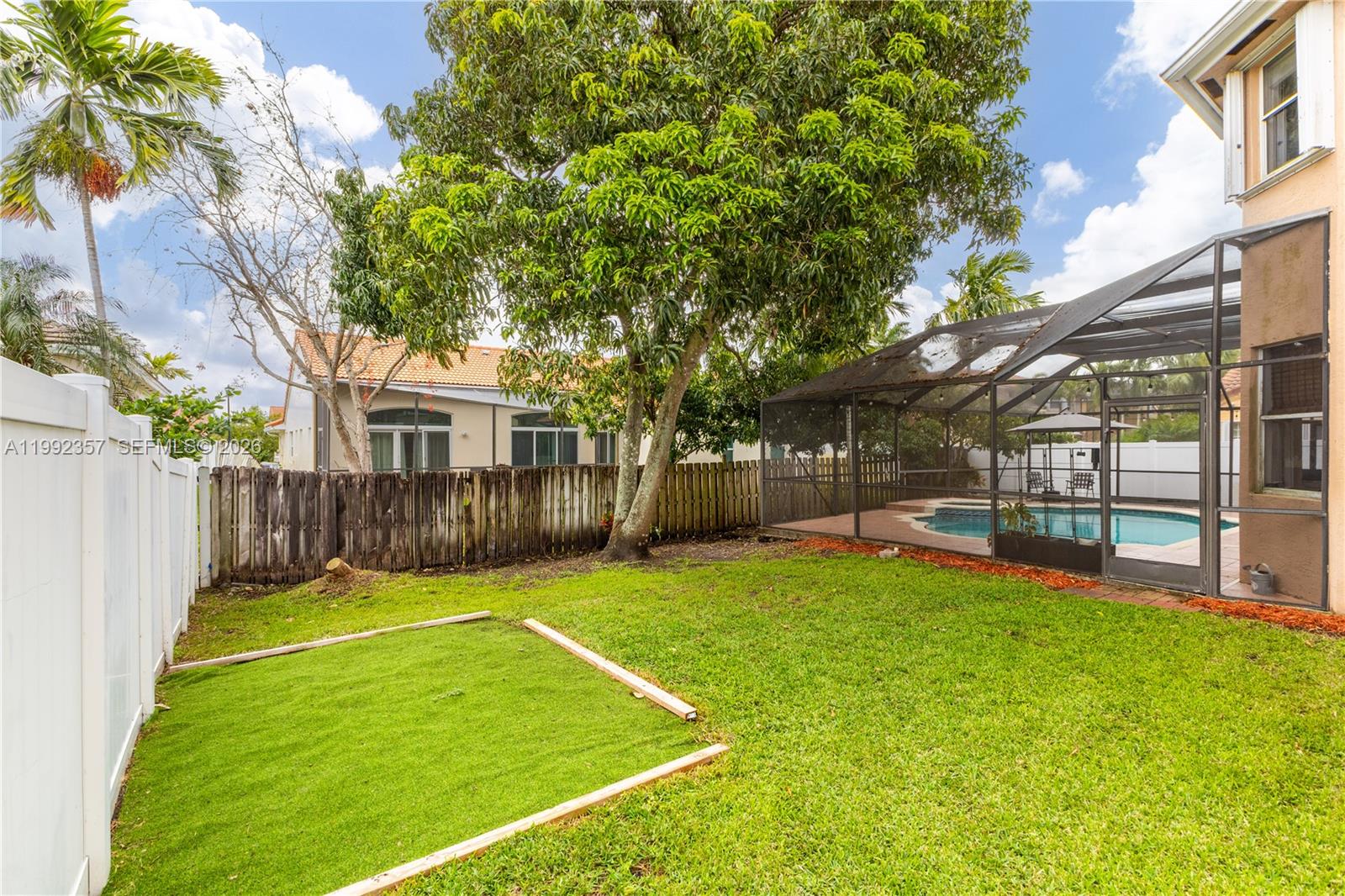 TWIN ACRES - Residential