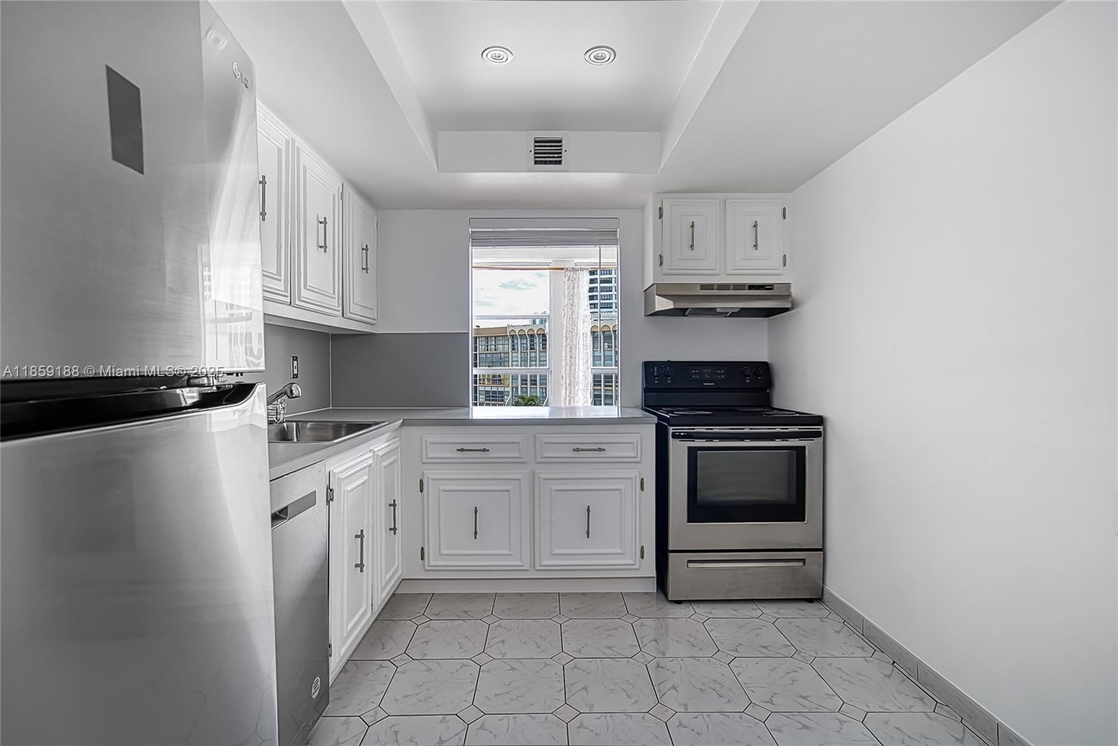 601 Three Islands Blvd 416
