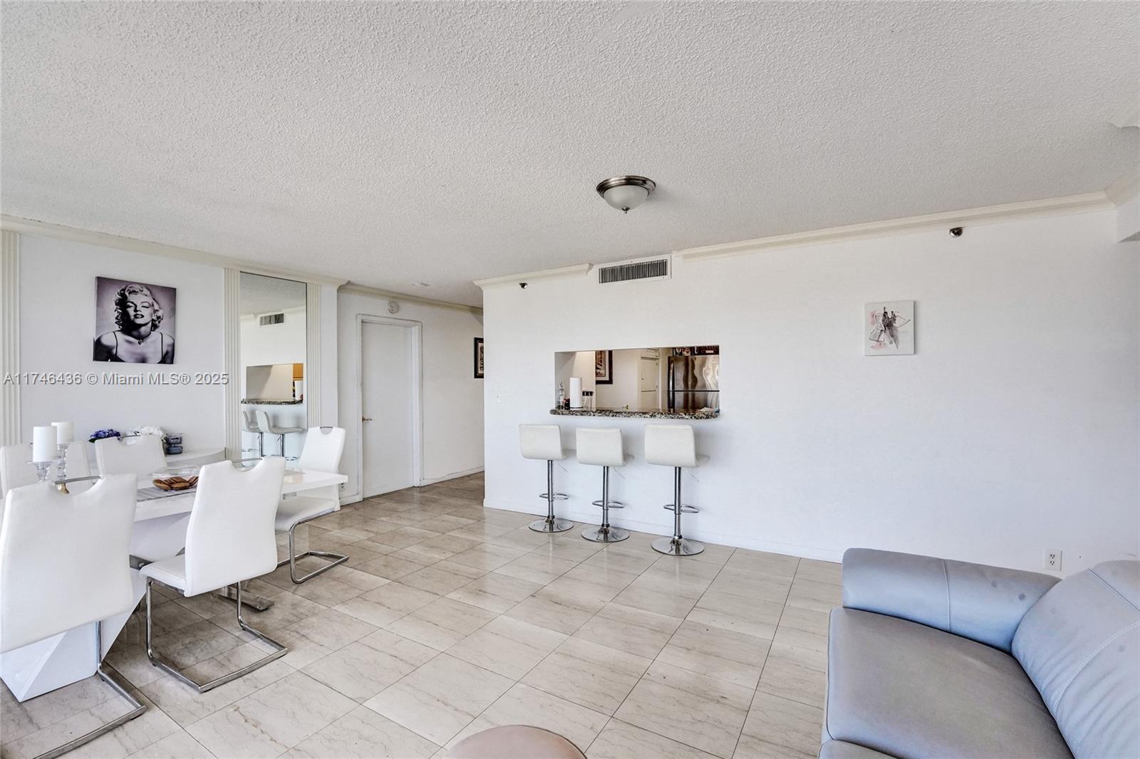 THE GRANDVIEW PALACE COND - Residential