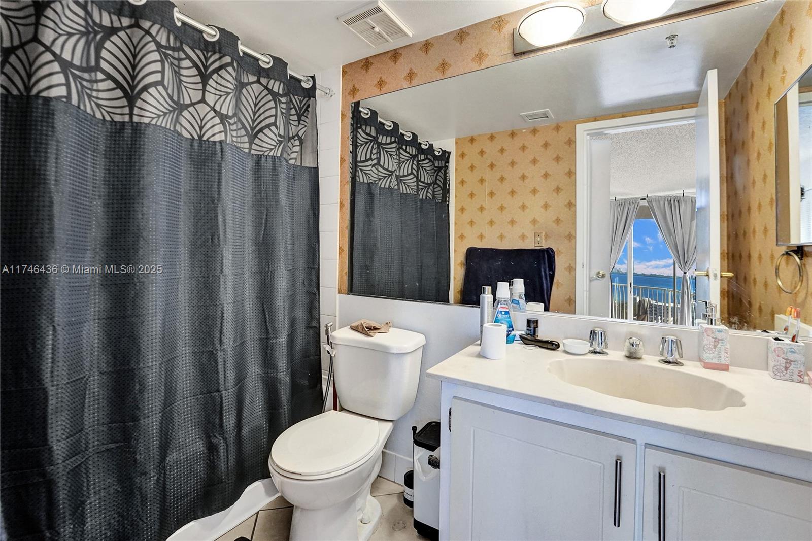 THE GRANDVIEW PALACE COND - Residential