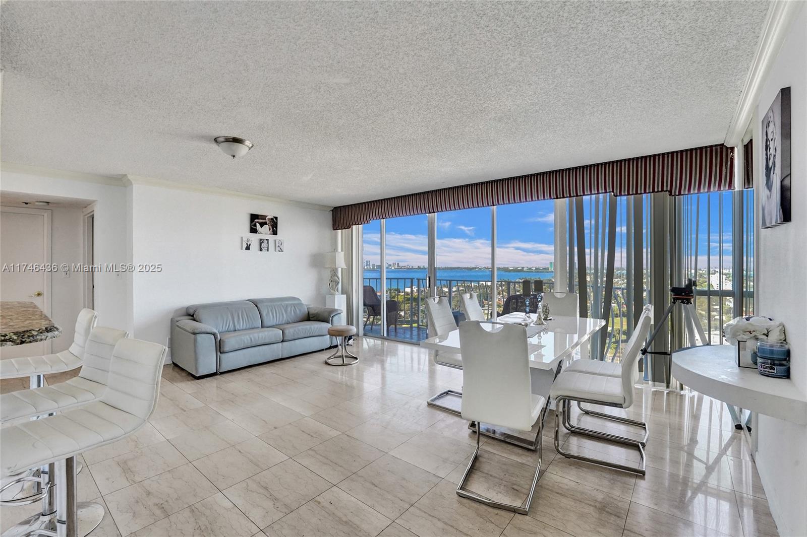 THE GRANDVIEW PALACE COND - Residential