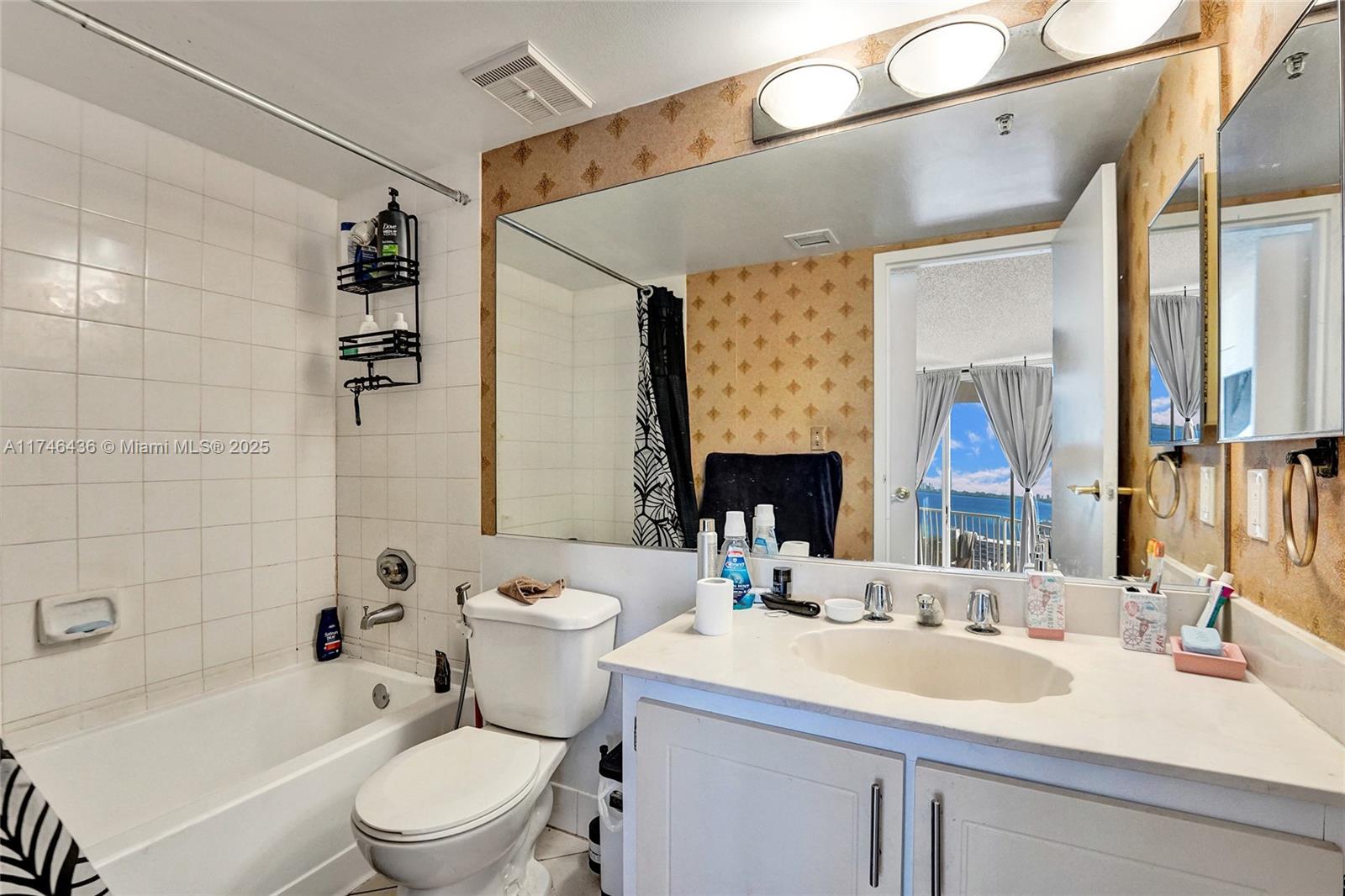 THE GRANDVIEW PALACE COND - Residential