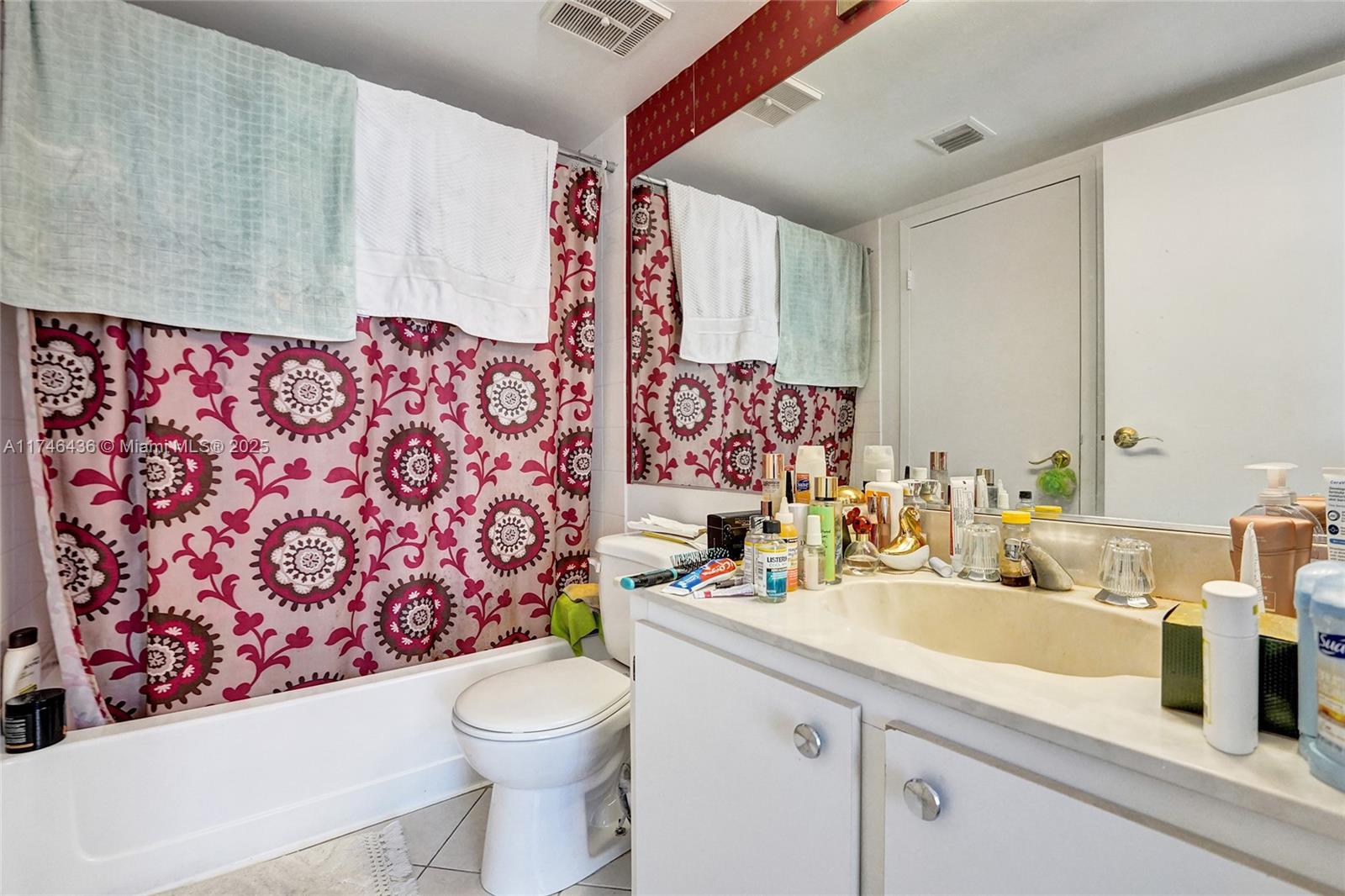 THE GRANDVIEW PALACE COND - Residential