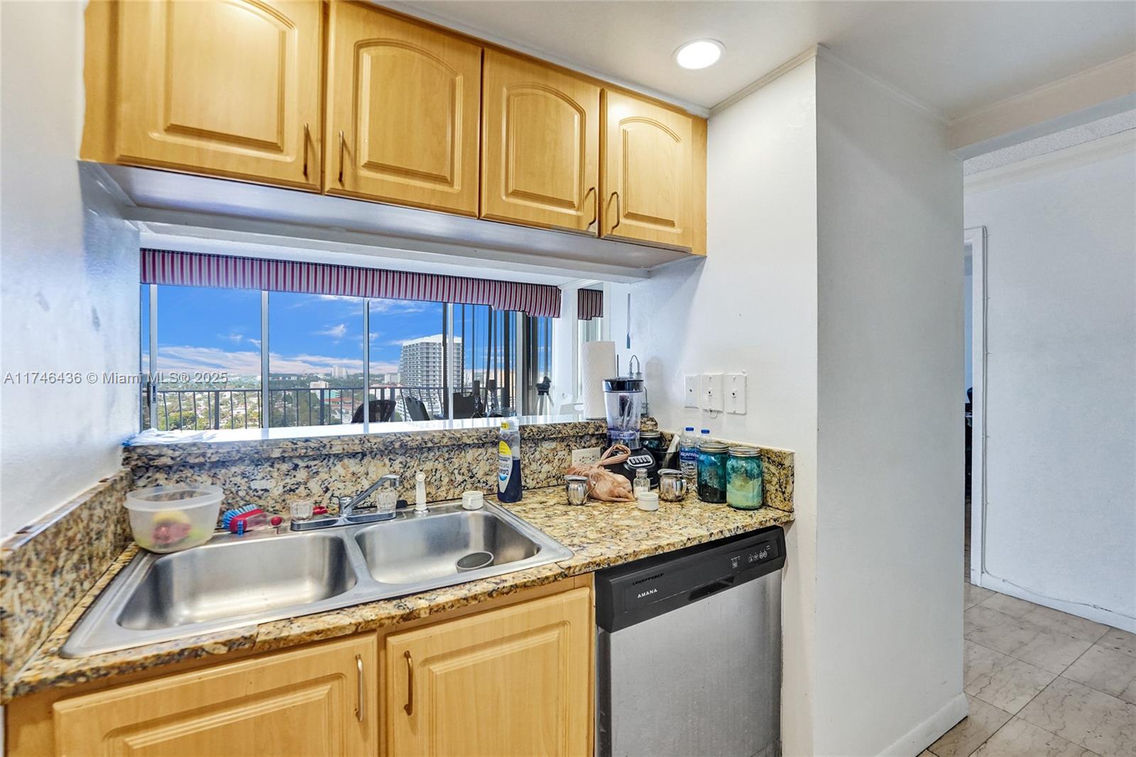 THE GRANDVIEW PALACE COND - Residential