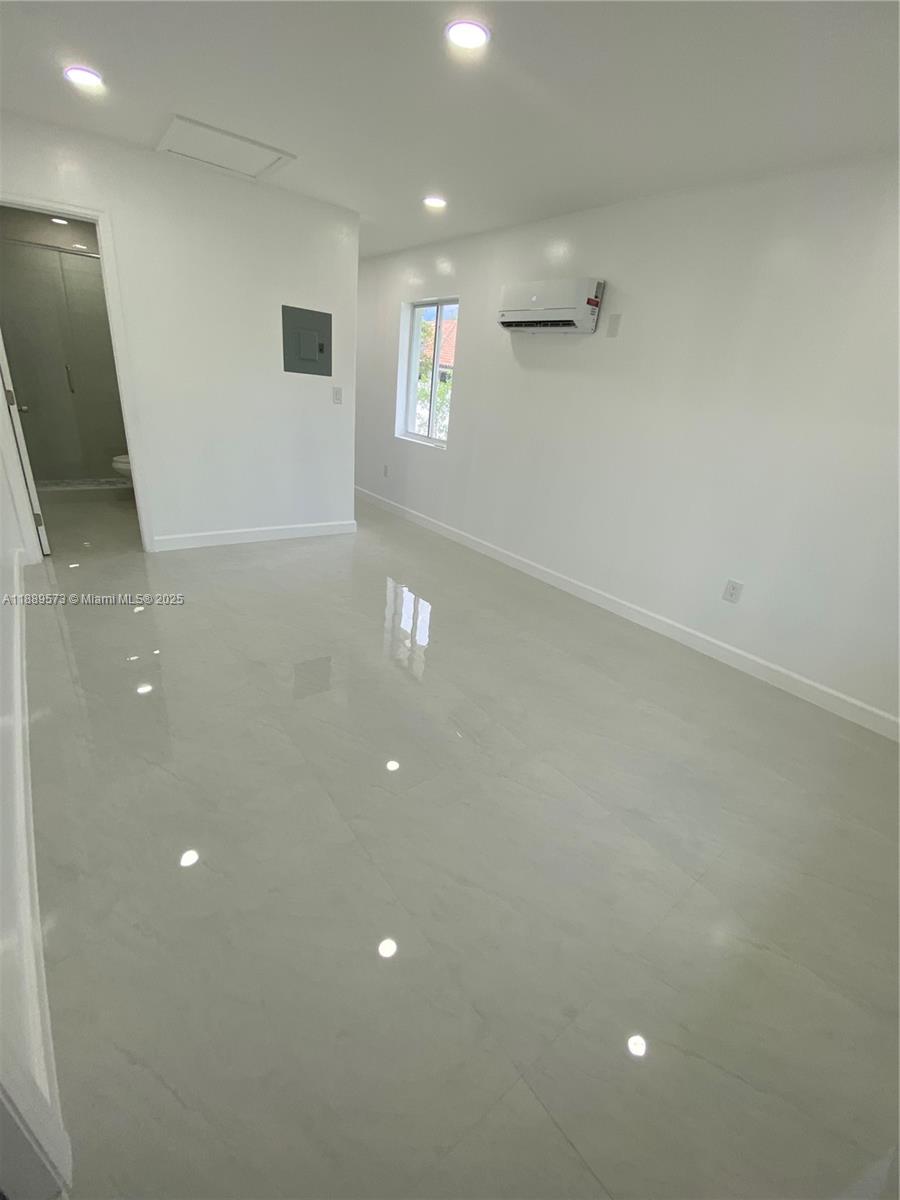 VANDERBILT PARK AMD PL - Residential Lease