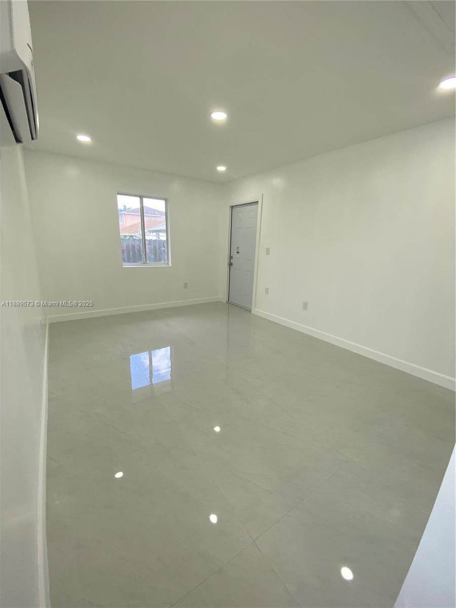 VANDERBILT PARK AMD PL - Residential Lease