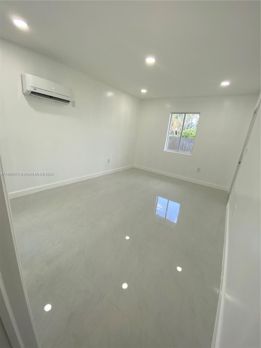 VANDERBILT PARK AMD PL - Residential Lease