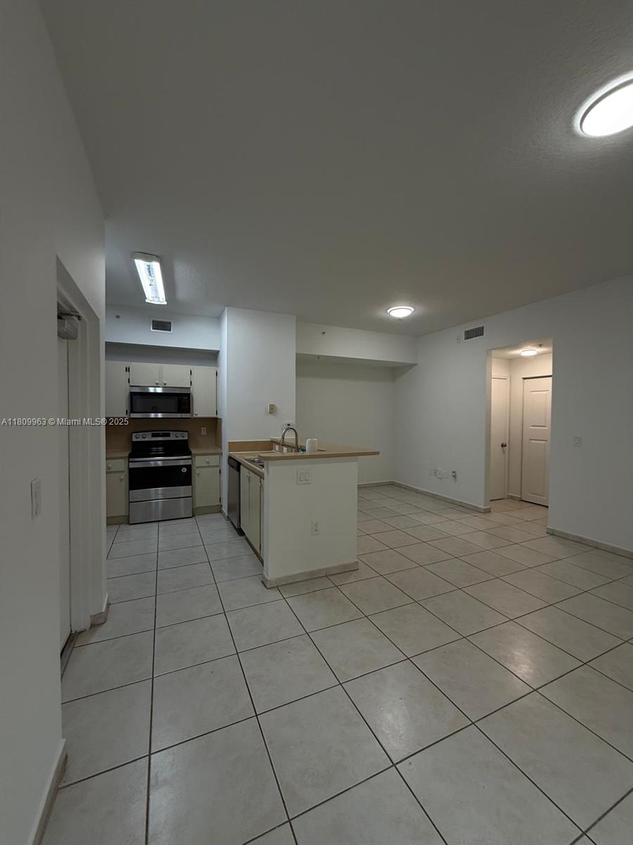 7280 Nw 114 Ave 103, Doral, Miami-Dade County, Florida - 1 Bedrooms  
2 Bathrooms - 