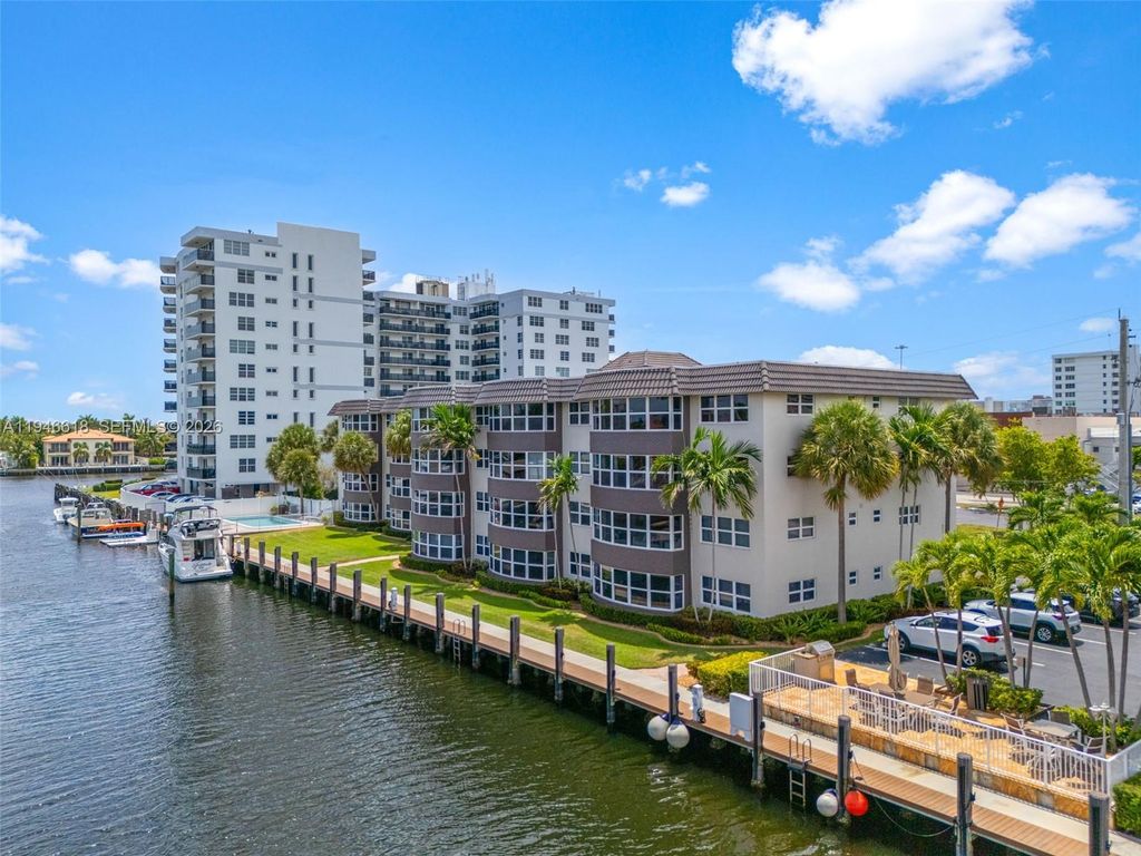 Photo of 3121 NE 51st St #203E, Fort Lauderdale, FL 33308 (MLS # A11946618)