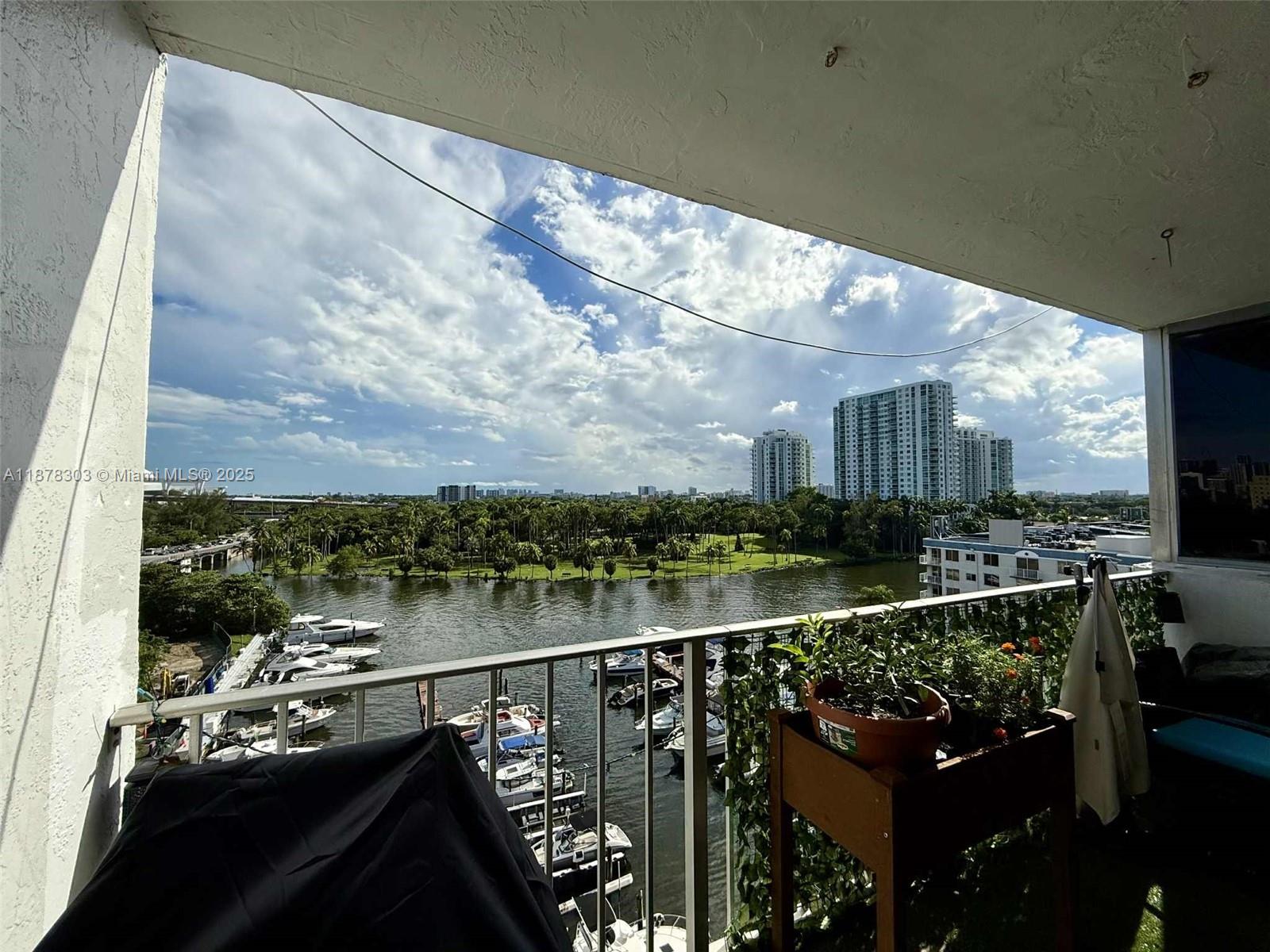 Beautiful 2 bedroom, 2 bath condo in the Health District. Next to the UHealth Center and Jackson Memorial, perfect for a nurse or doctor wanting to live the true city life. Everything you need is within walking distance - no need for a car. Publix, Ross, Planet Fitness and more. Also very close to the baseball stadium. This condo comes with 1 parking space. It boasts great views from the patio, recently remodeled and ready for you to call home!