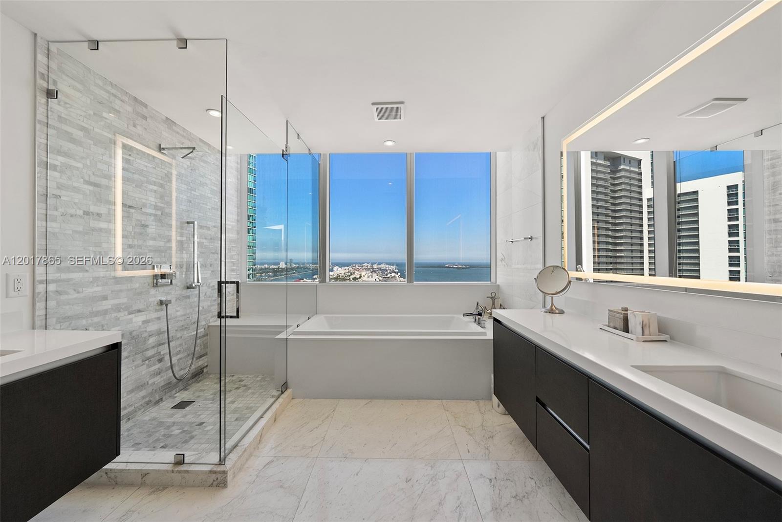PARAMOUNT MIAMI WORLDCENT - Residential