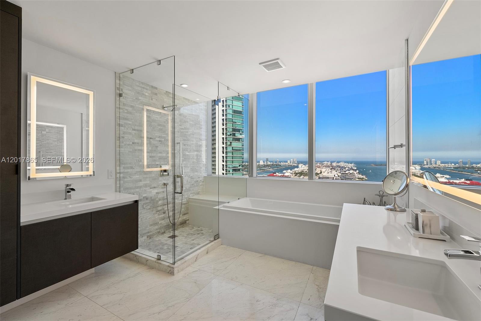 PARAMOUNT MIAMI WORLDCENT - Residential
