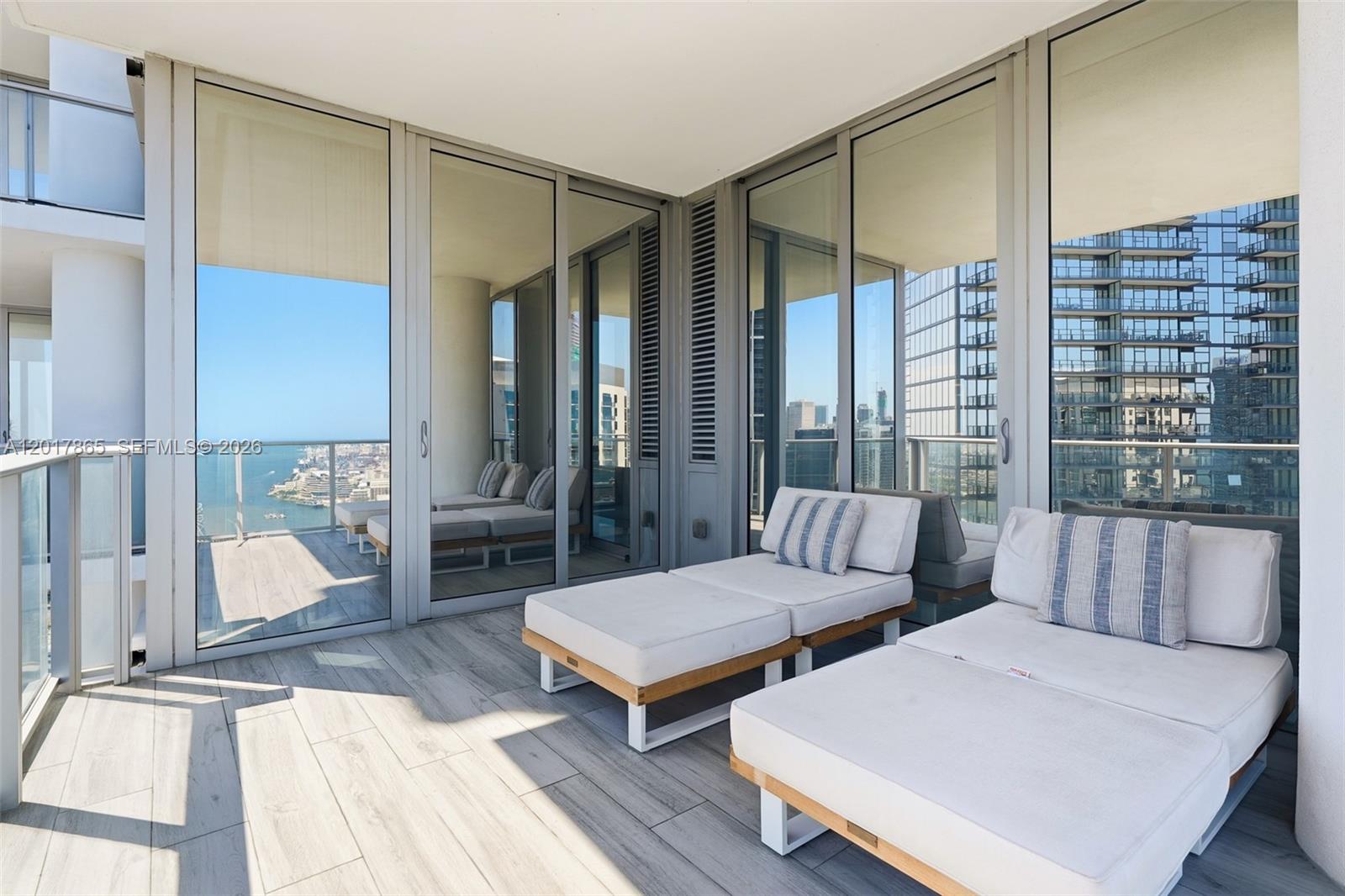 PARAMOUNT MIAMI WORLDCENT - Residential