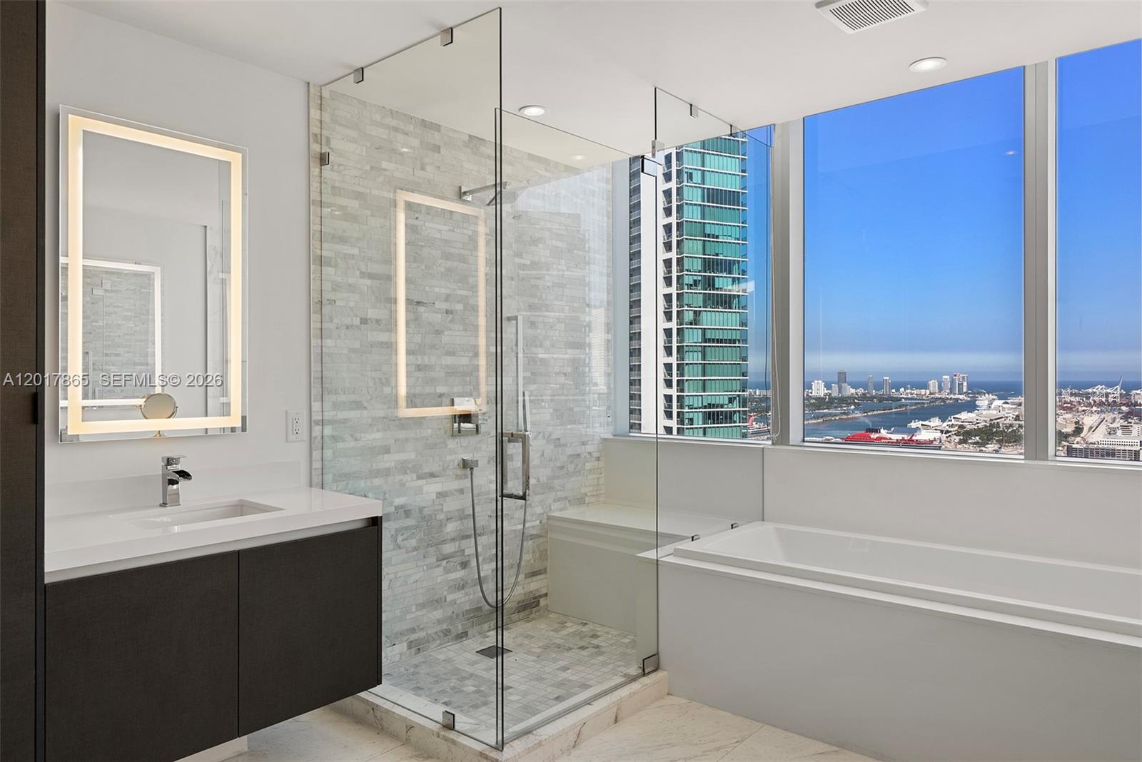 PARAMOUNT MIAMI WORLDCENT - Residential