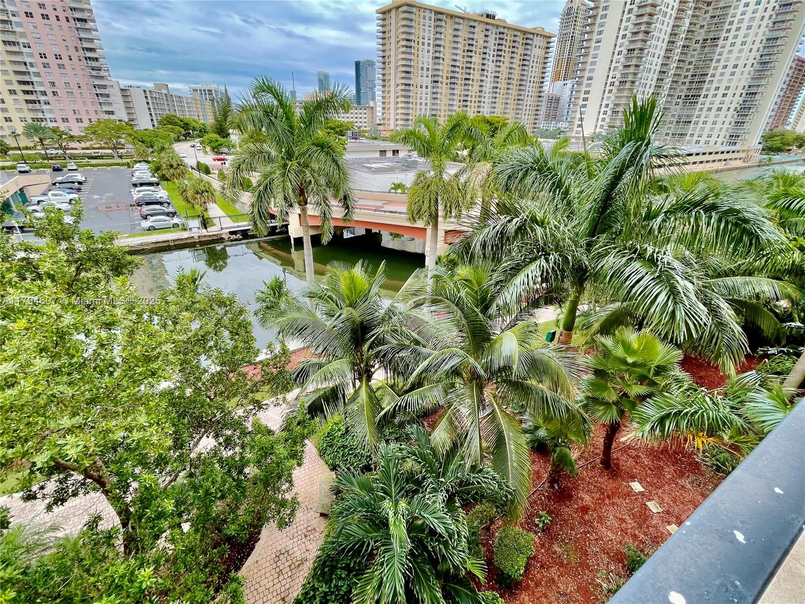 17150 N Bay Rd 2511, Sunny Isles Beach, Miami-Dade County, Florida - 2 Bedrooms  
2 Bathrooms - 