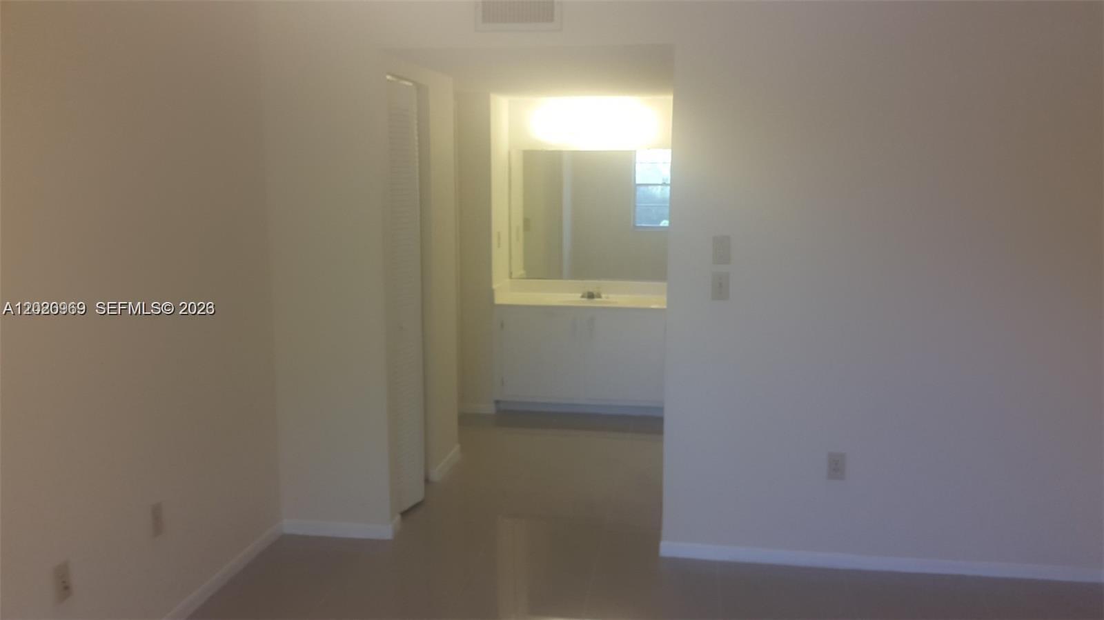 HERITAGE CIRCLE CONDO - Residential