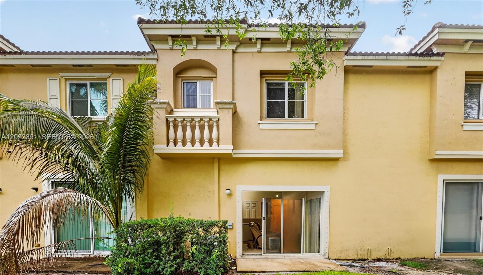 VILLAGE WALK - Residential