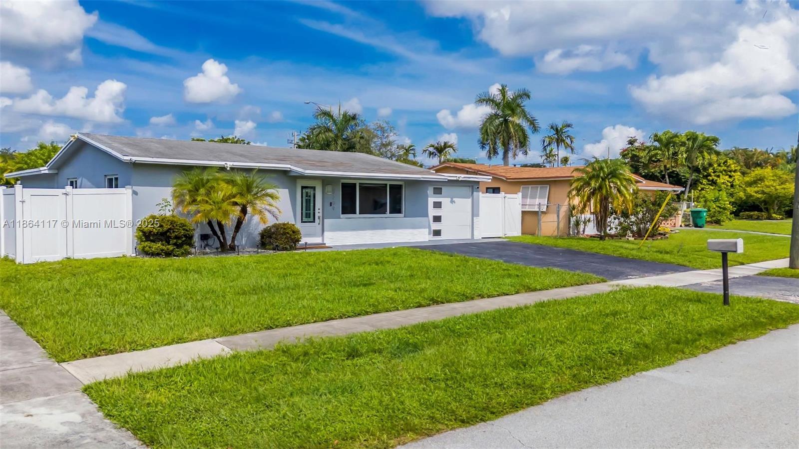 SUMMERTIME ISLES - Residential