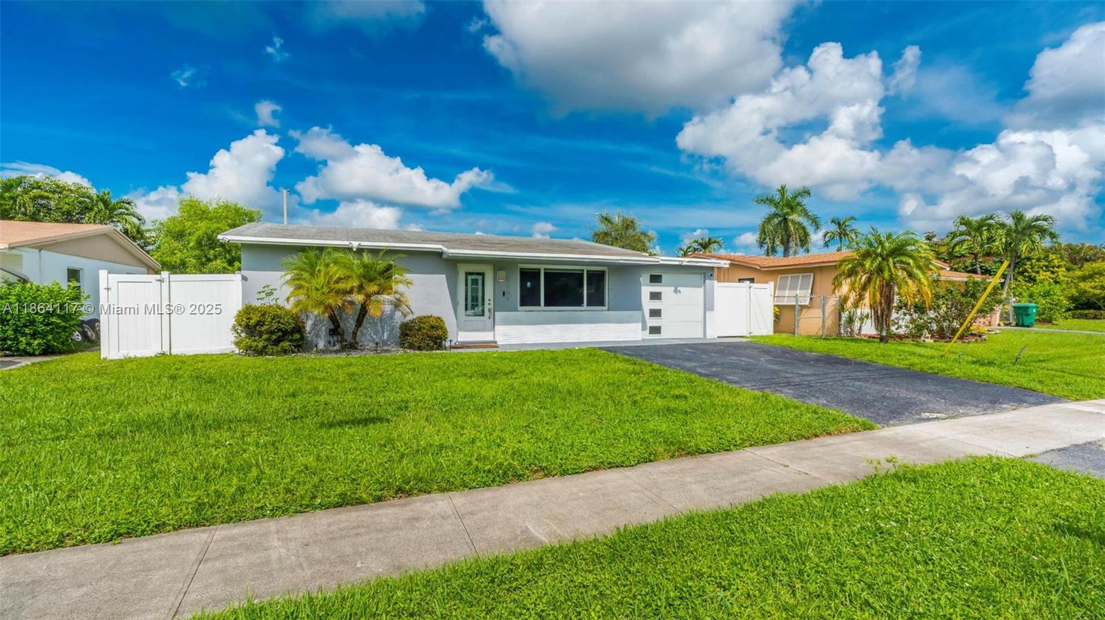 SUMMERTIME ISLES - Residential