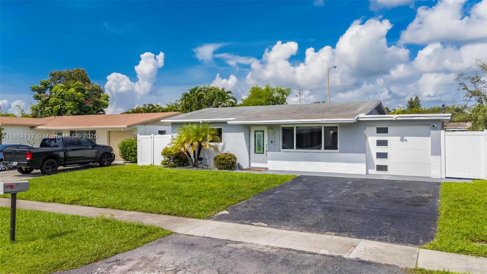 SUMMERTIME ISLES - Residential