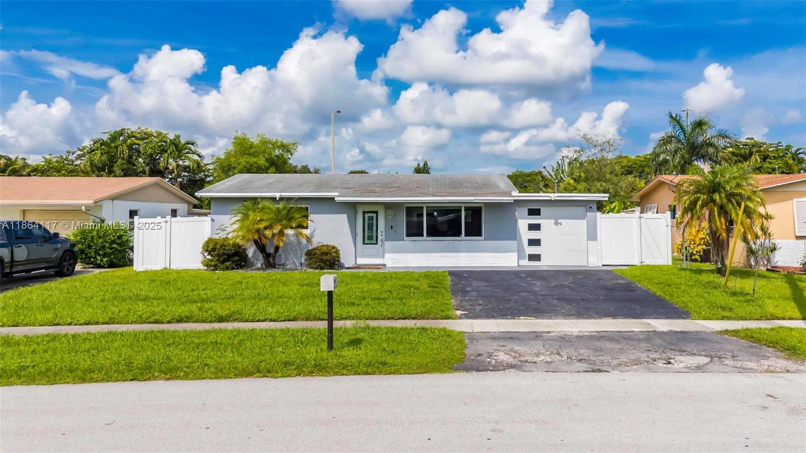 SUMMERTIME ISLES - Residential