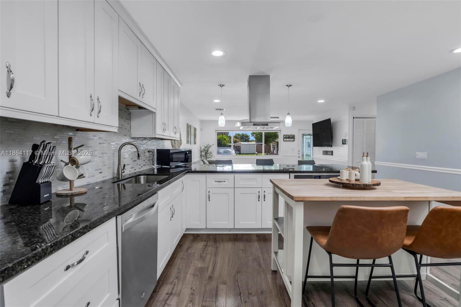 SUMMERTIME ISLES - Residential