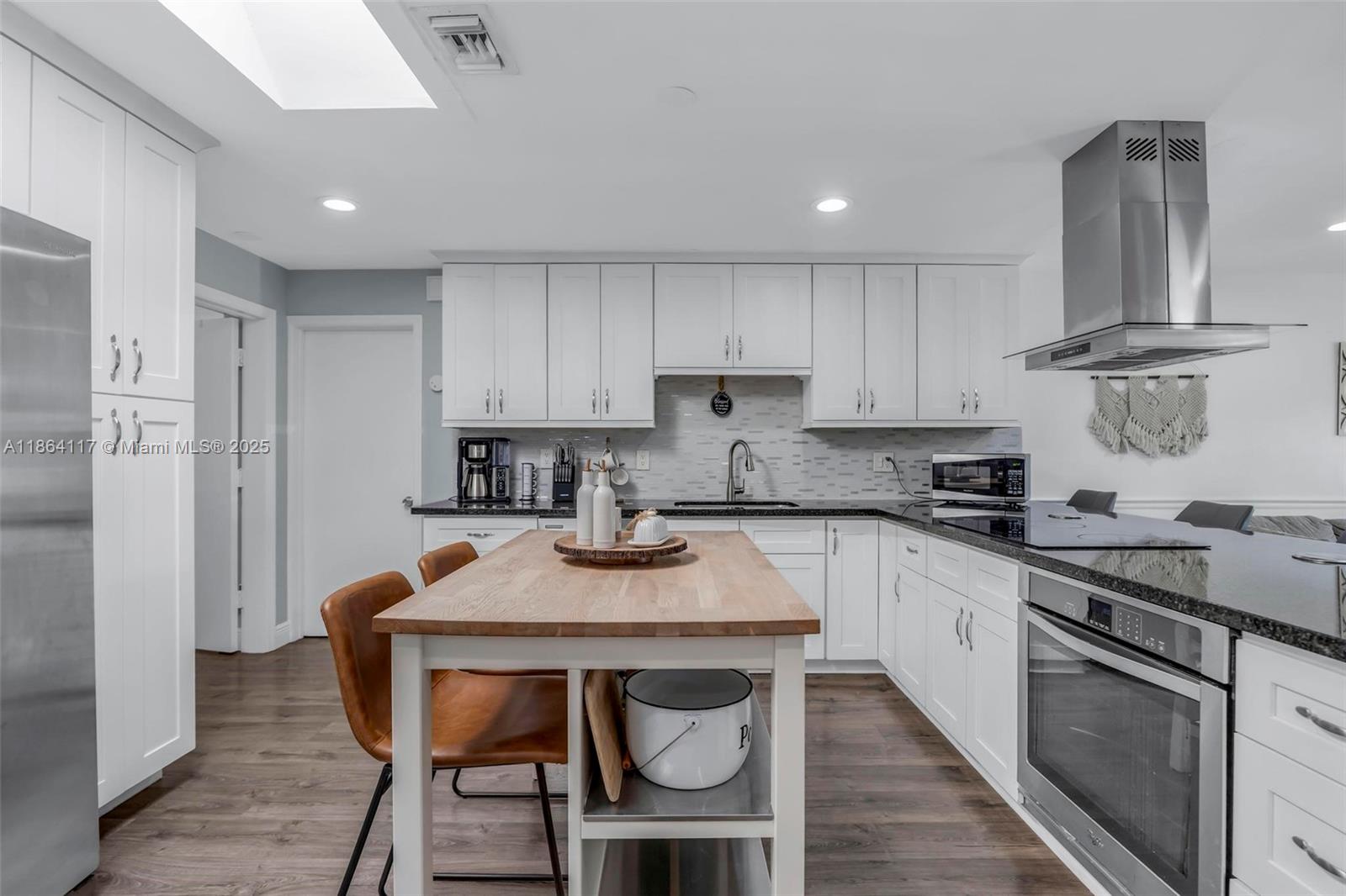 SUMMERTIME ISLES - Residential