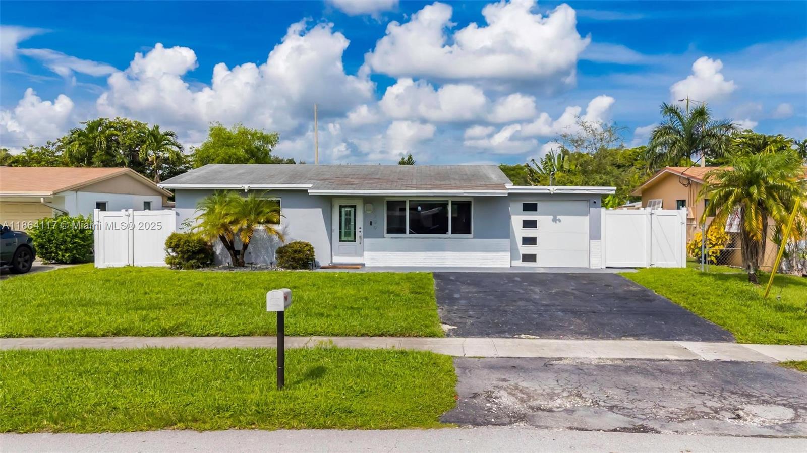 SUMMERTIME ISLES - Residential