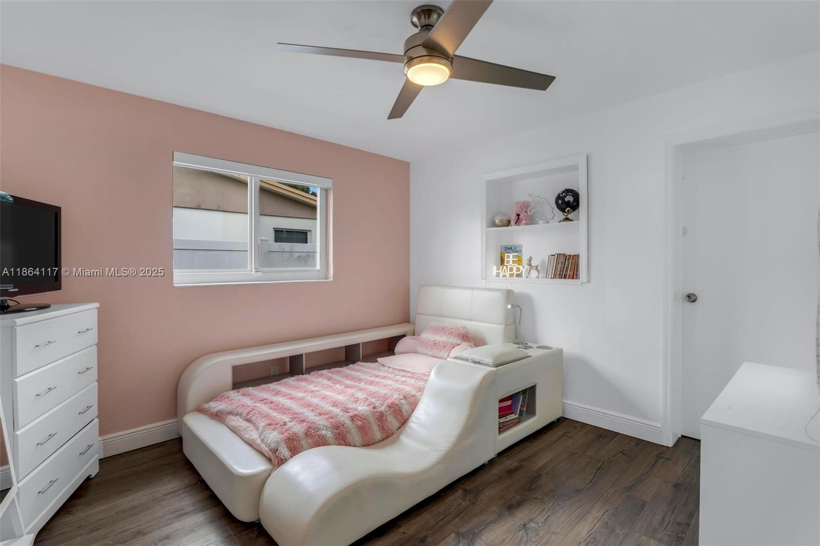 SUMMERTIME ISLES - Residential