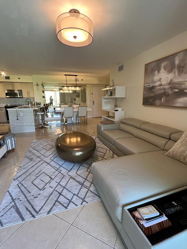 YACHT CLUB AT AVENTURA - Residential Lease