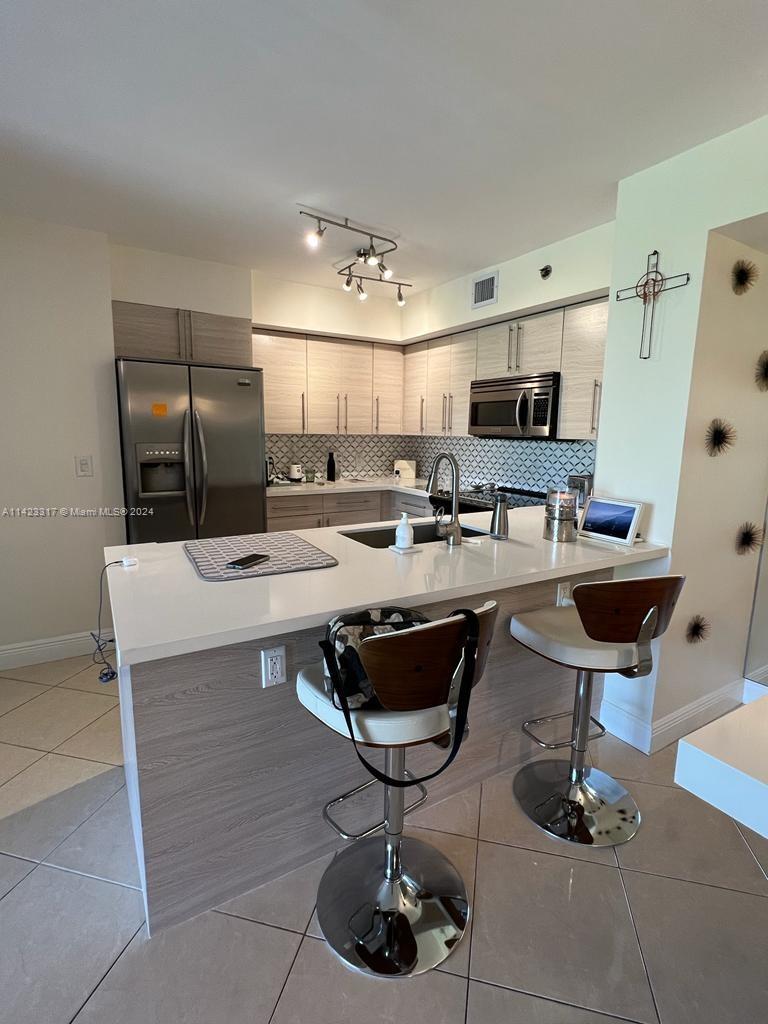 YACHT CLUB AT AVENTURA - Residential Lease