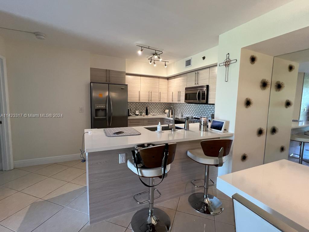 YACHT CLUB AT AVENTURA - Residential Lease