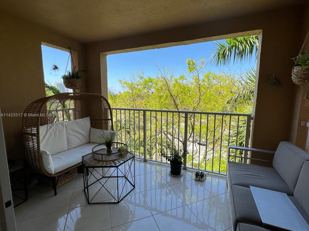 YACHT CLUB AT AVENTURA - Residential Lease