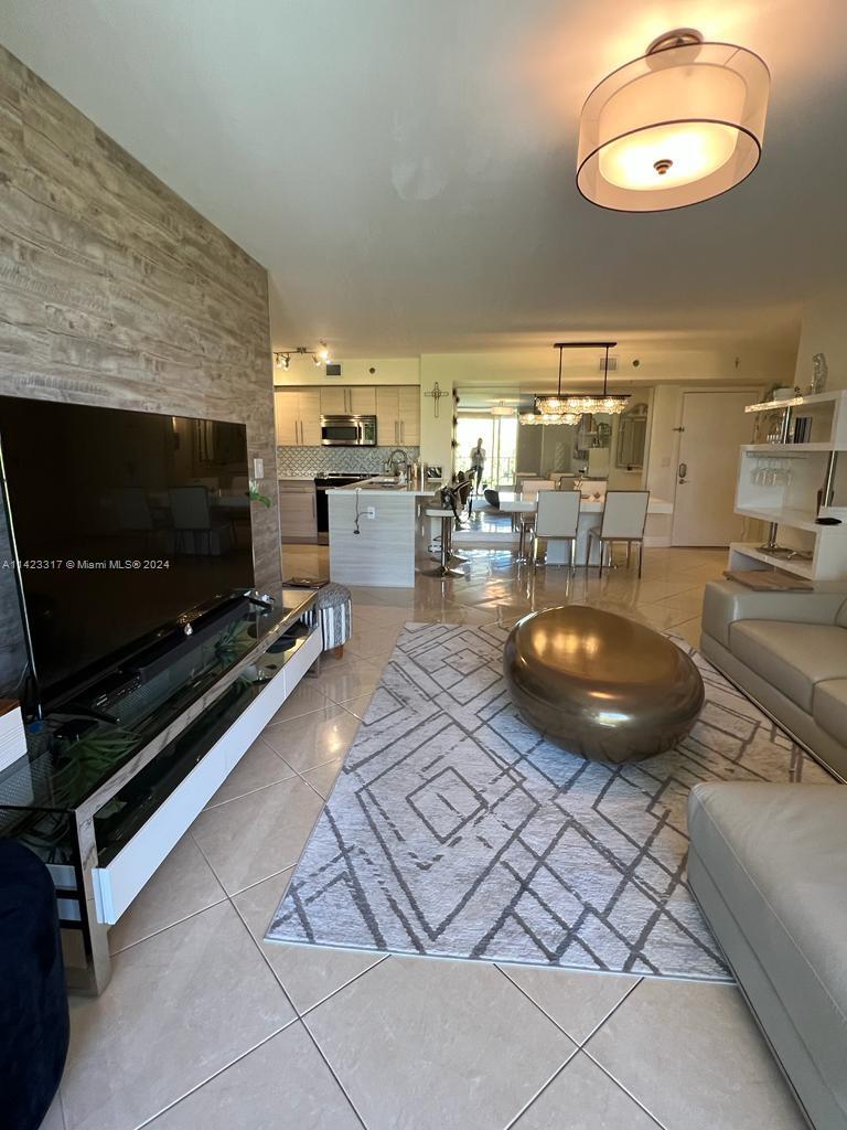 YACHT CLUB AT AVENTURA - Residential Lease