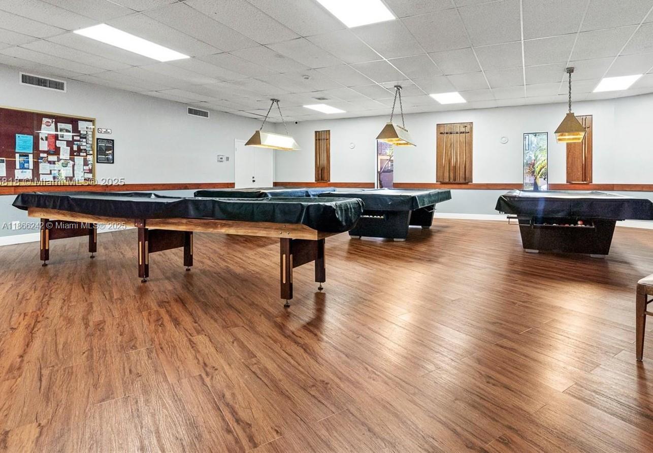 VILLAS AT CARRIAGE HILLS - Residential