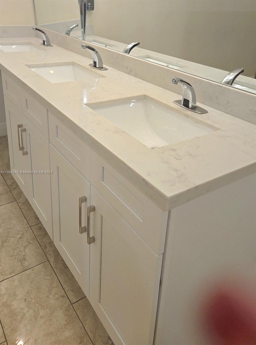 VILLAS AT CARRIAGE HILLS - Residential