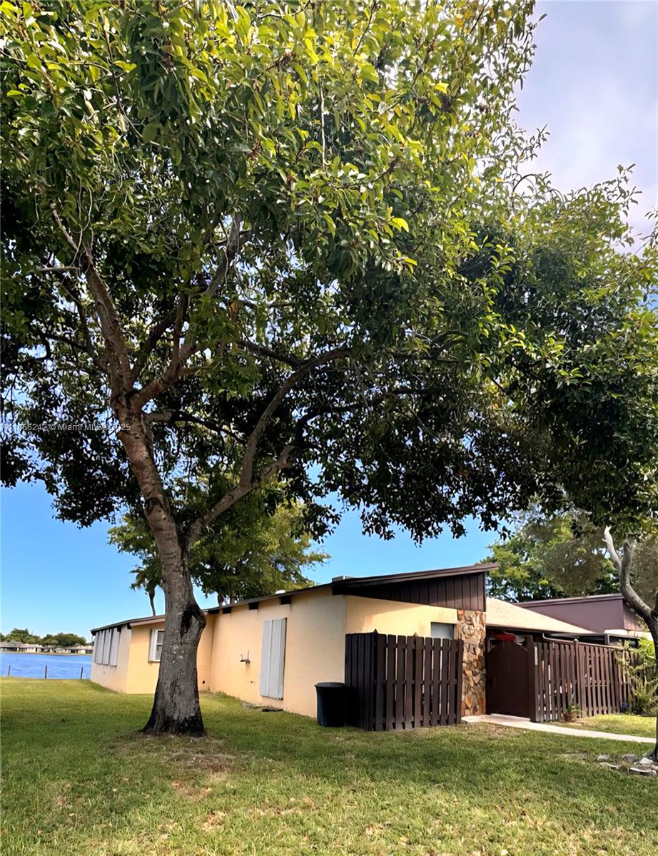 VILLAS AT CARRIAGE HILLS - Residential