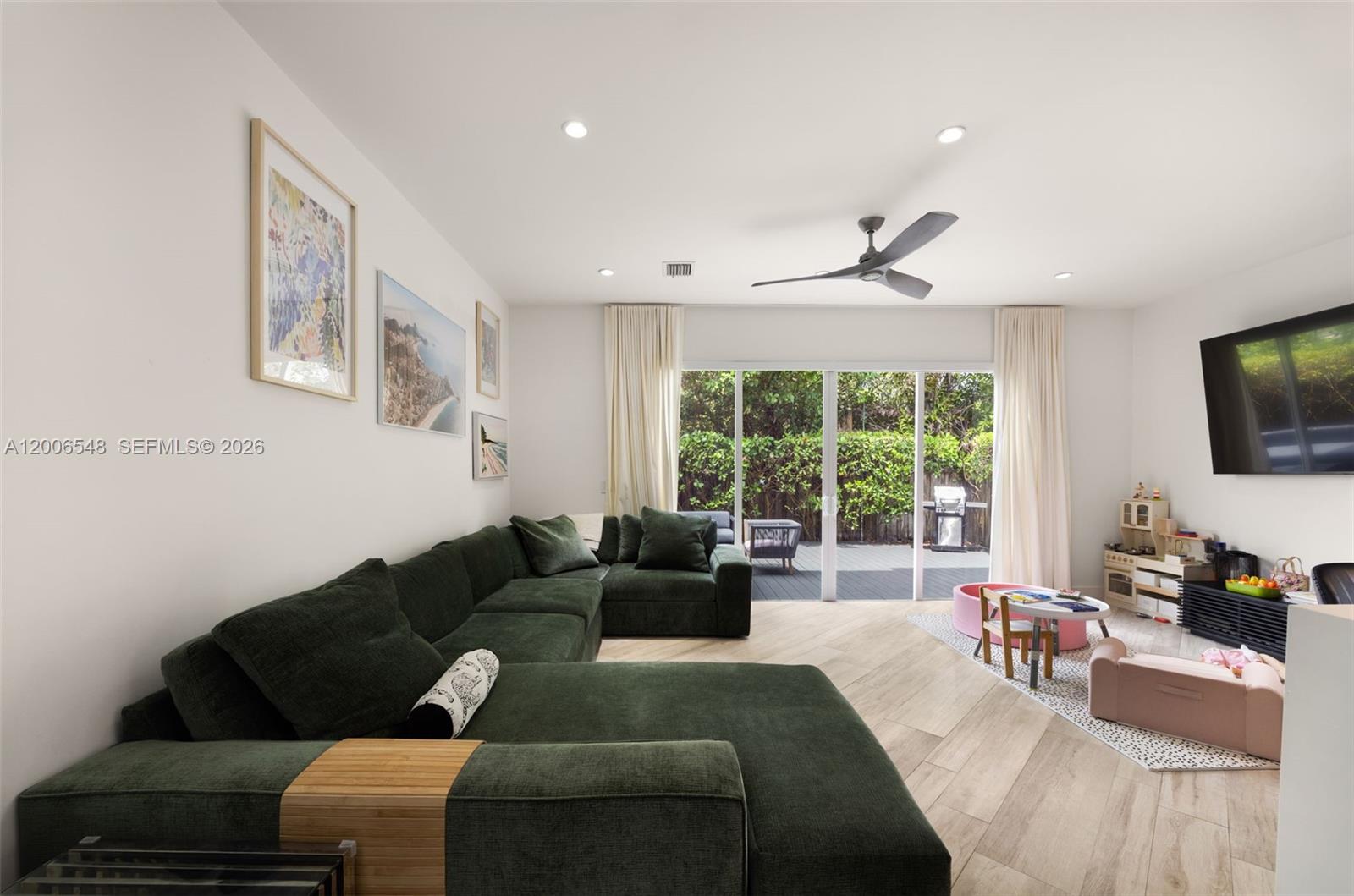 SOUTH BAY ESTATES - Residential