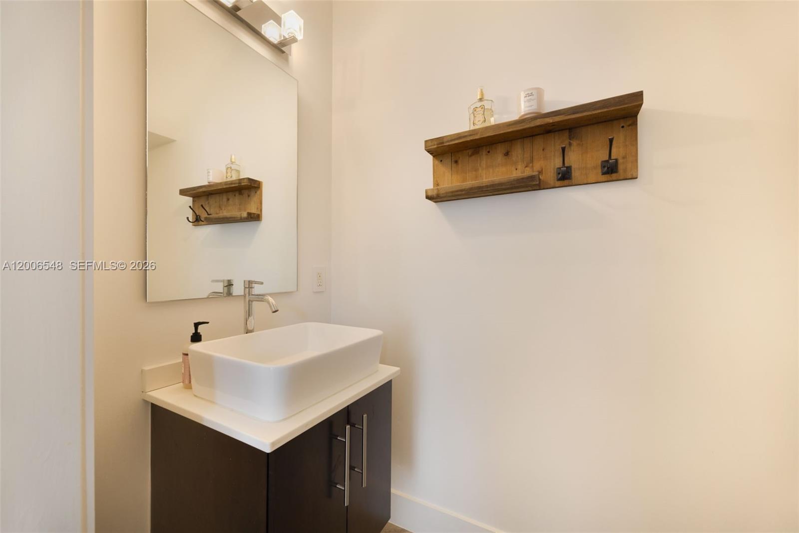 SOUTH BAY ESTATES - Residential