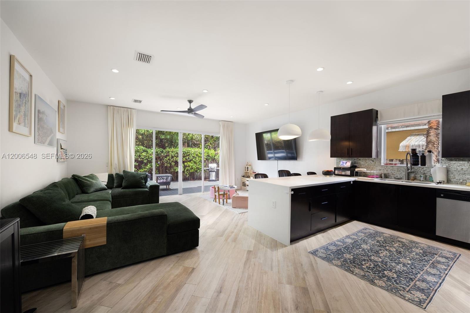 SOUTH BAY ESTATES - Residential