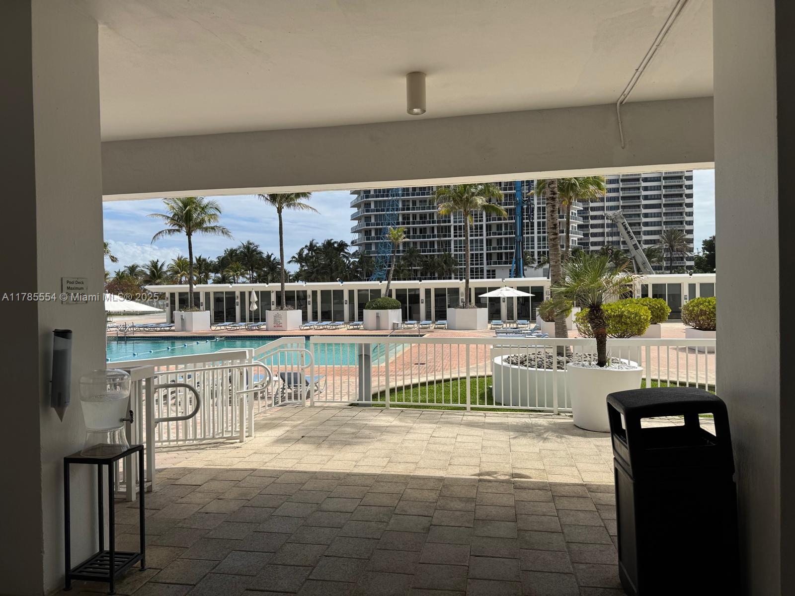 HARBOUR HOUSE CONDO - Residential