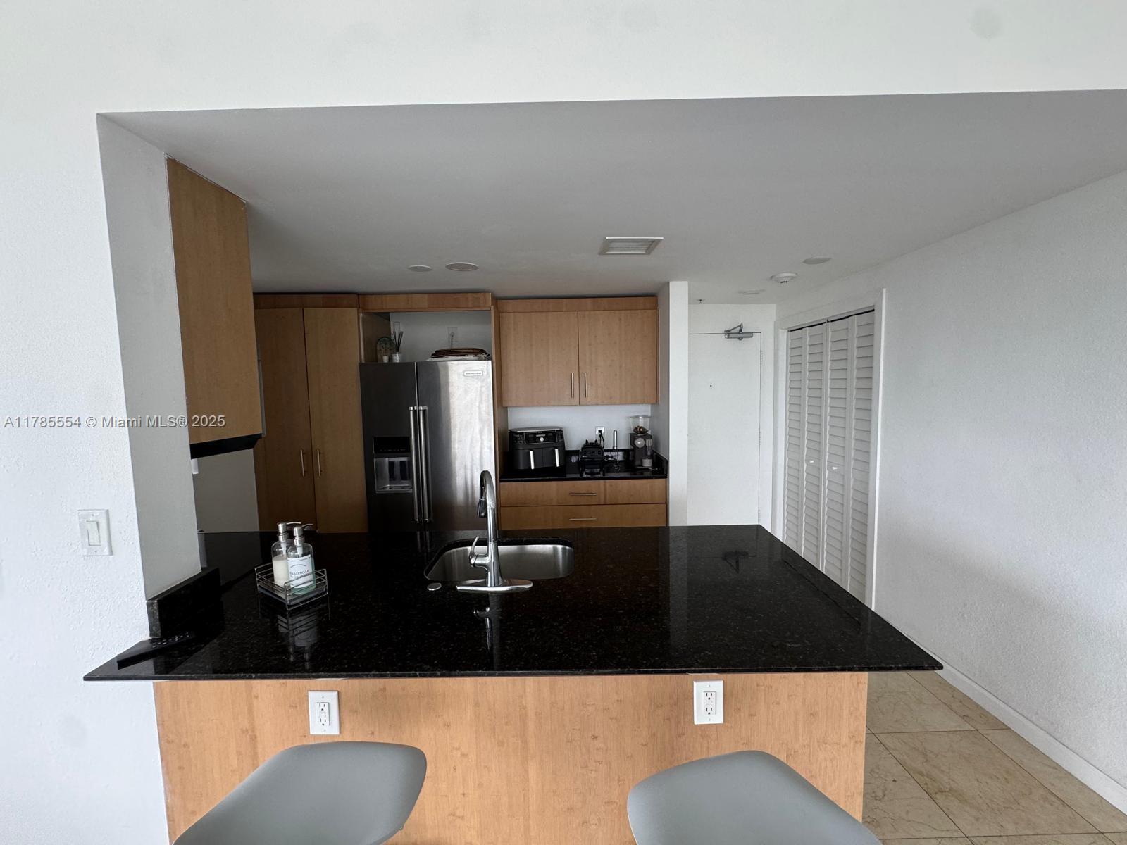 HARBOUR HOUSE CONDO - Residential