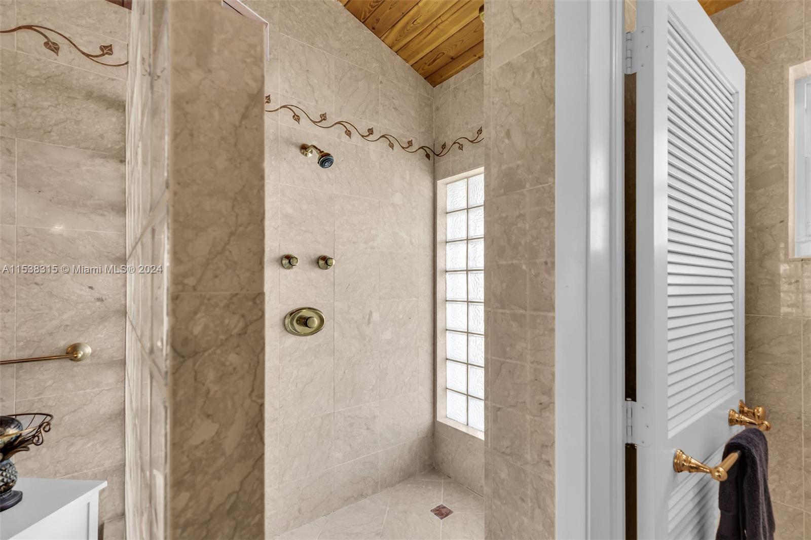 PLANTATION KEY COLONY REV - Residential