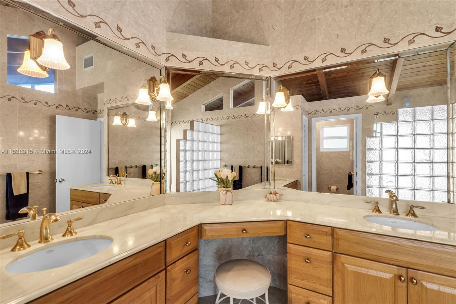 PLANTATION KEY COLONY REV - Residential